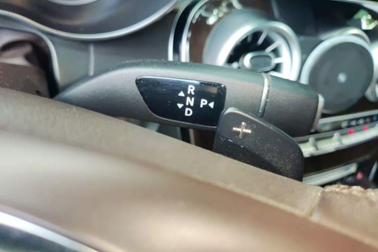 Used Mercedes-Benz GLC 2019 GLC 260 L 4MATIC Luxury Model Gear Lever