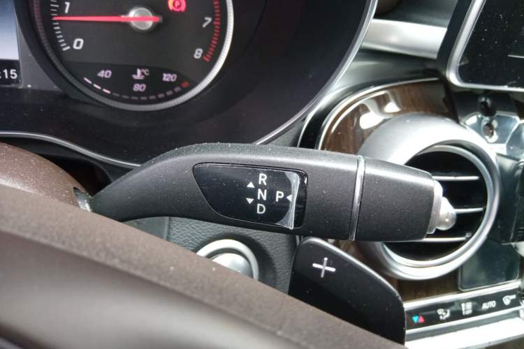 Used Mercedes-Benz GLC 2019 GLC 260 L 4MATIC Dynamic Model Gear Lever