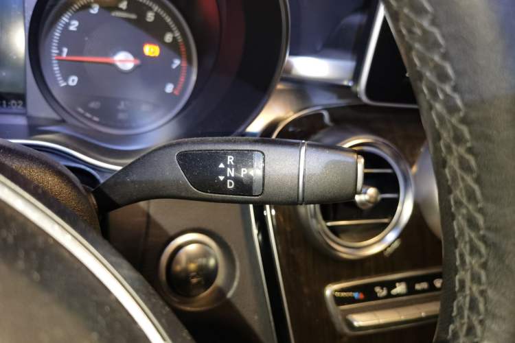 Used Mercedes-Benz GLC 2019 Facelift GLC 260 L 4MATIC Luxury Model Gear Lever