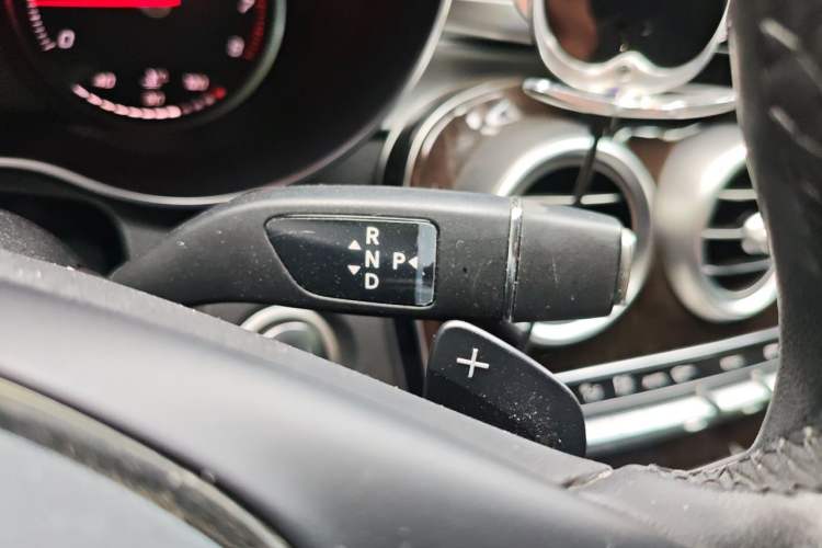 Used Mercedes-Benz GLC 2019 GLC 260 L 4MATIC Dynamic Model Gear Lever