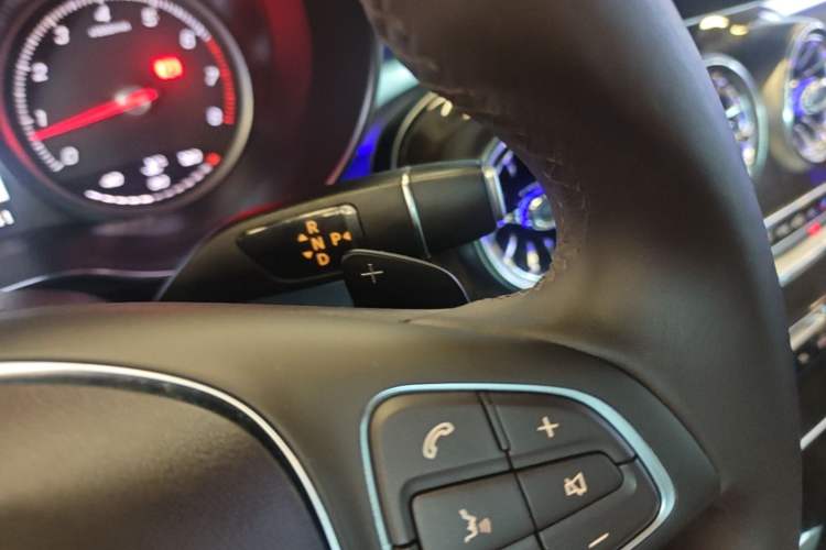 Used Mercedes-Benz GLC 2019 GLC 260 L 4MATIC Dynamic Model Gear Lever