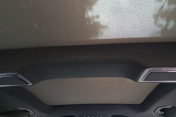 Used Mercedes-Benz GLC 2019 GLC 260 L 4MATIC Dynamic Model Headliner
