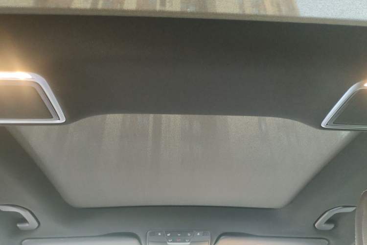 Used Mercedes-Benz GLC 2019 GLC 260 L 4MATIC Dynamic Model Headliner