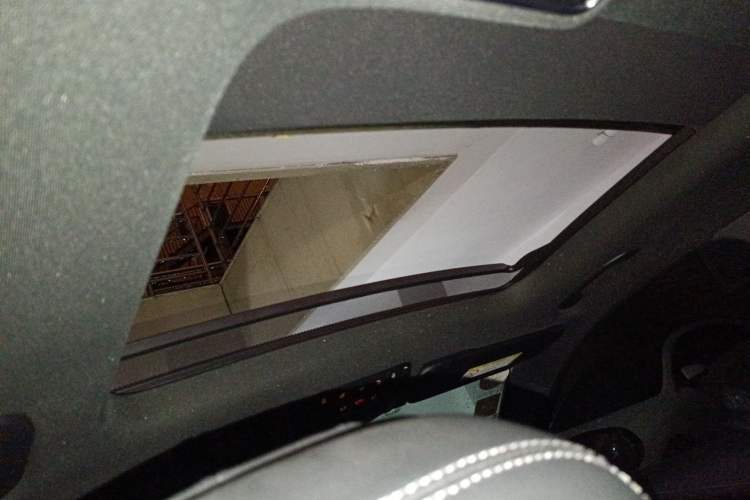 Used Mercedes-Benz GLC 2019 GLC 260 L 4MATIC Dynamic Model Headliner