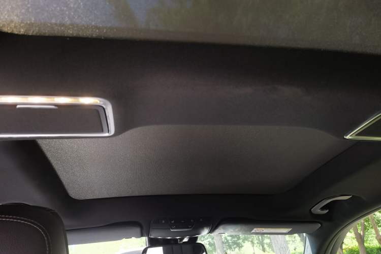 Used Mercedes-Benz GLC 2019 GLC 300 L 4MATIC Dynamic Model Headliner