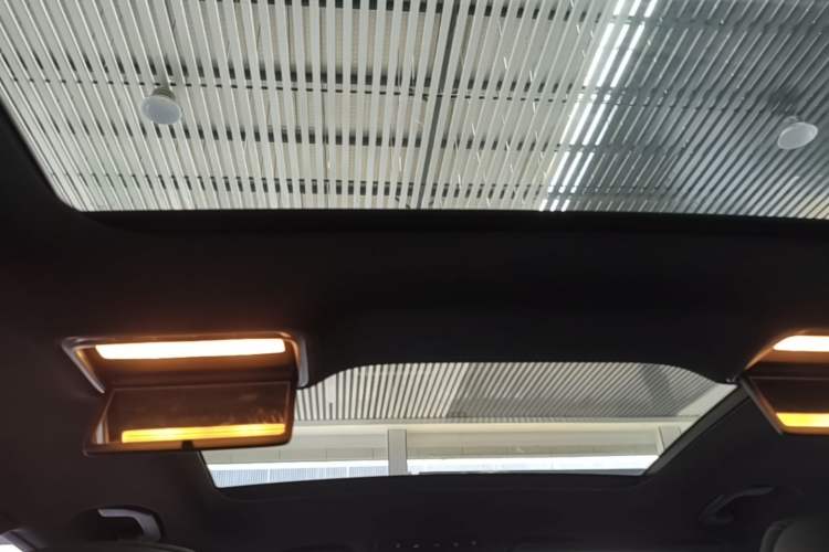 Used Mercedes-Benz GLC 2019 GLC 260 L 4MATIC Dynamic Model Headliner