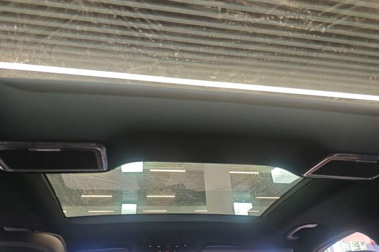 Used Mercedes-Benz GLC 2019 GLC 260 L 4MATIC Dynamic Model Headliner