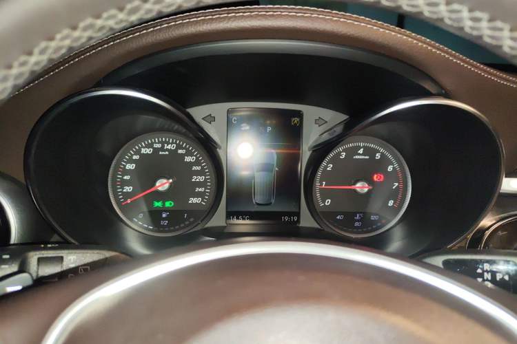 Used Mercedes-Benz GLC 2019 GLC 260 L 4MATIC Dynamic Model Instrument Cluster