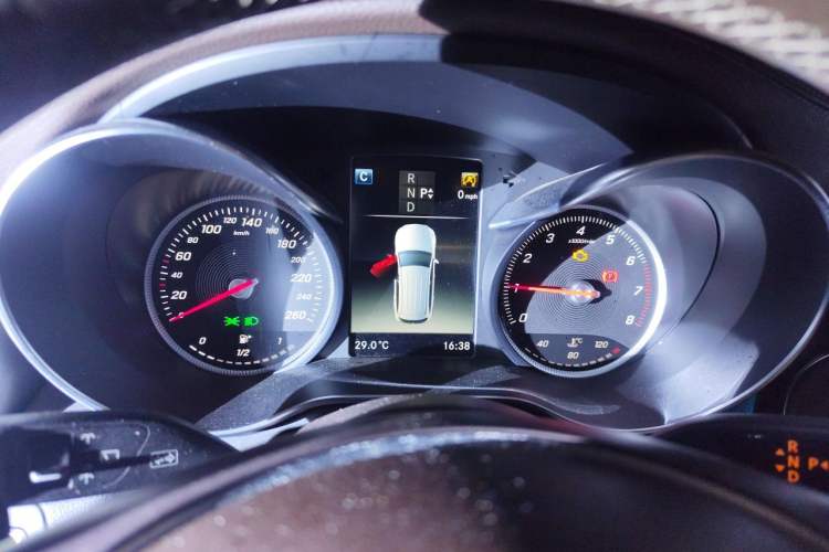 Used Mercedes-Benz GLC 2019 GLC 300 L 4MATIC Dynamic Model Instrument Cluster