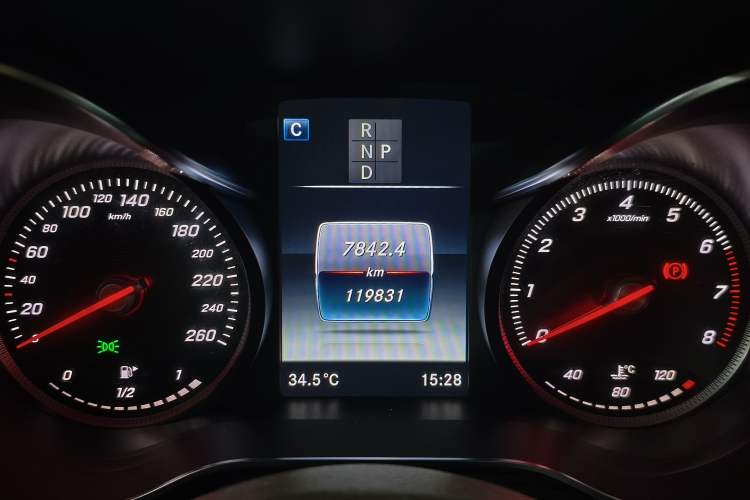 Used Mercedes-Benz GLC 2019 GLC 260 L 4MATIC Dynamic Model Instrument Cluster