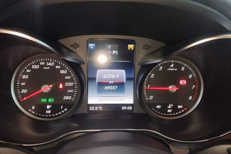 Used Mercedes-Benz GLC 2019 Facelift GLC 260 L 4MATIC Luxury Model Instrument Cluster