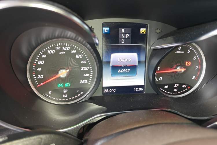 Used Mercedes-Benz GLC 2019 GLC 260 4MATIC Luxury Model Instrument Cluster