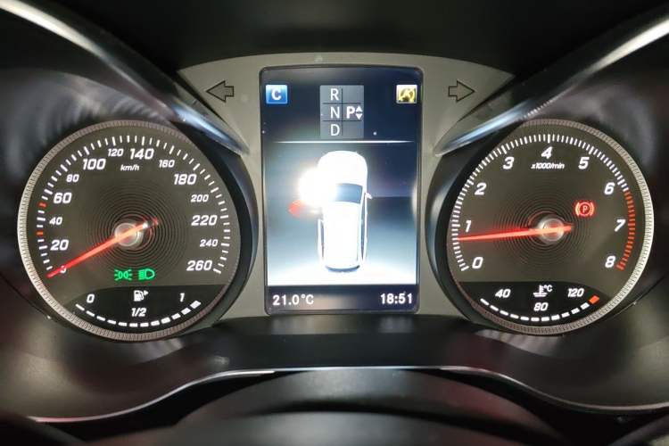 Used Mercedes-Benz GLC 2019 Facelift GLC 260 L 4MATIC Luxury Model Instrument Cluster
