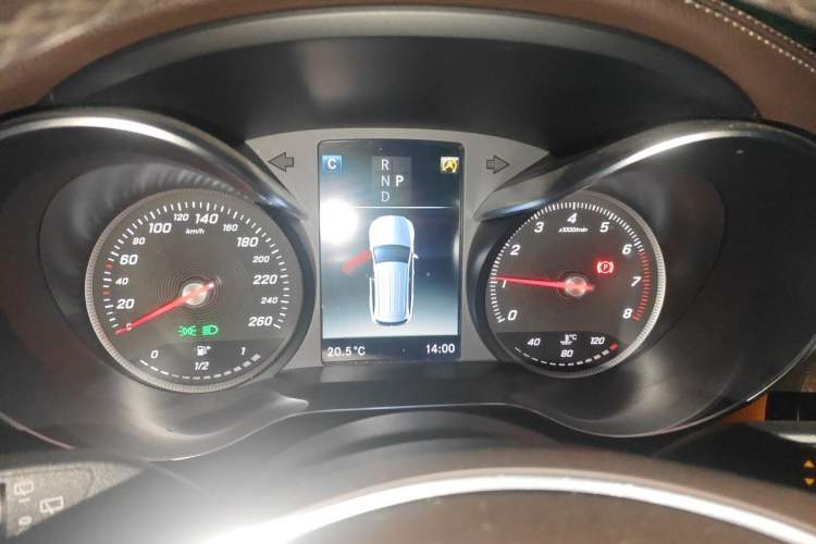 Used Mercedes-Benz GLC 2019 GLC 300 L 4MATIC Dynamic Model Instrument Cluster