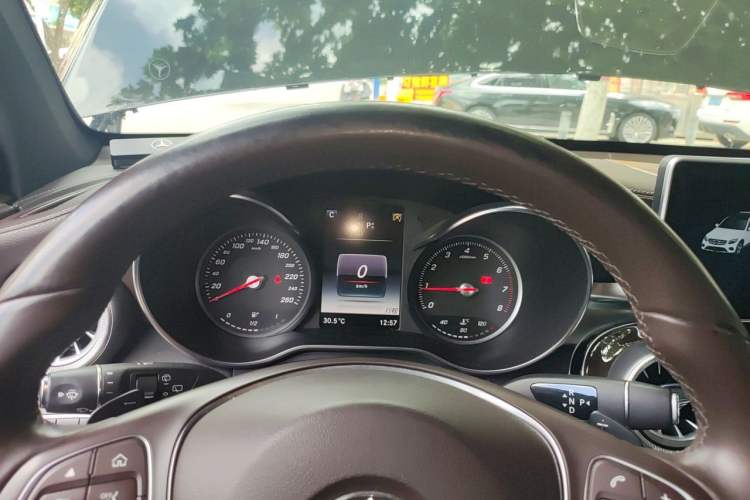 Used Mercedes-Benz GLC 2019 GLC 260 L 4MATIC Luxury Model Instrument Cluster