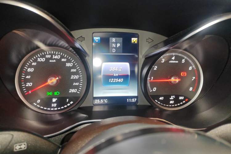 Used Mercedes-Benz GLC 2019 Refreshed GLC 300 L 4MATIC Dynamic Edition Instrument Cluster