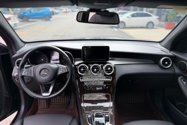 Used Mercedes-Benz GLC 2019 GLC 260 L 4MATIC Dynamic Model Interior 1