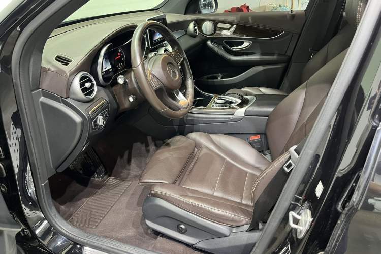 Used Mercedes-Benz GLC 2019 GLC 260 L 4MATIC Dynamic Model Interior 1