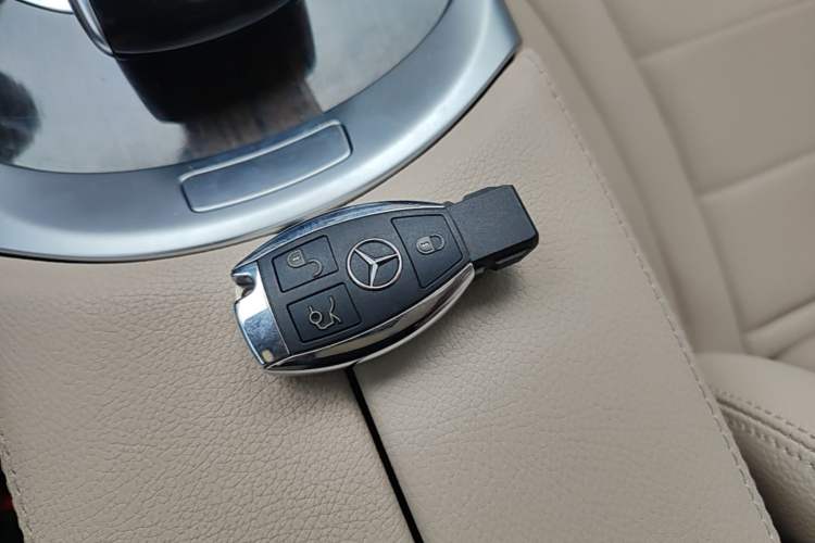 Used Mercedes-Benz GLC 2019 Facelift GLC 260 L 4MATIC Luxury Model Interior 1