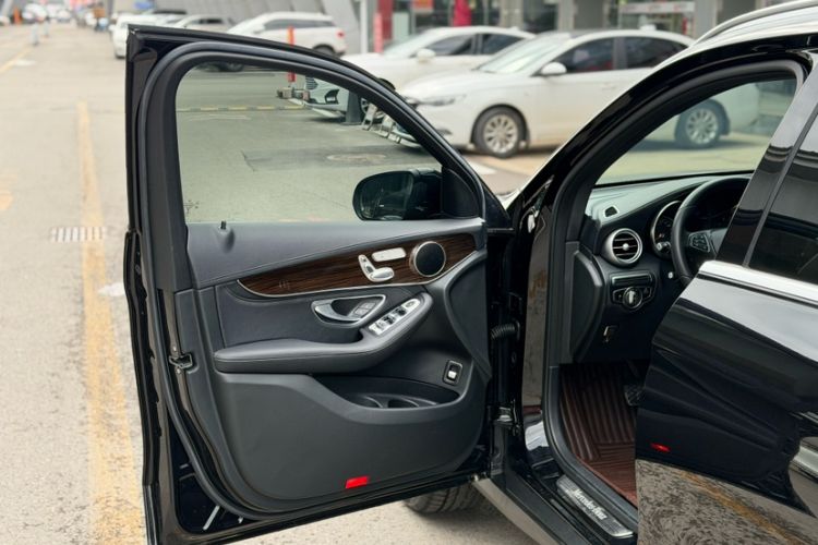 Used Mercedes-Benz GLC 2019 GLC 260 L 4MATIC Dynamic Model Interior 10