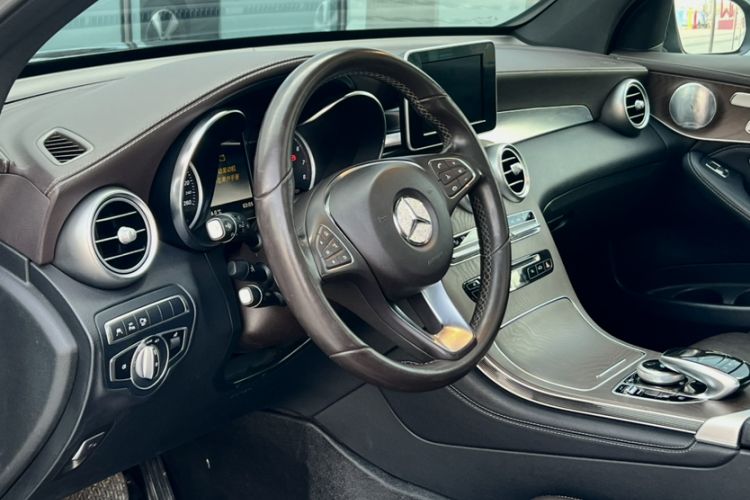 Used Mercedes-Benz GLC 2019 Refreshed GLC 300 L 4MATIC Dynamic Edition Interior 12