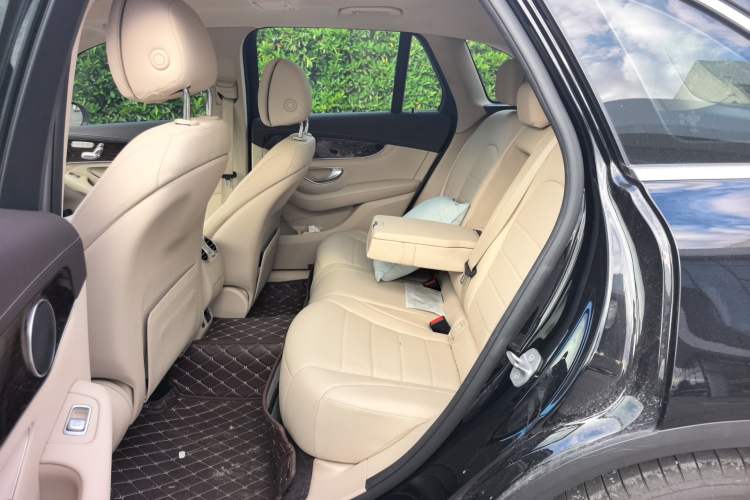 Used Mercedes-Benz GLC 2019 GLC 260 L 4MATIC Dynamic Model Interior 2