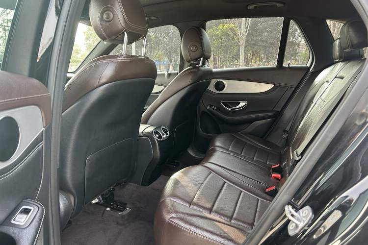 Used Mercedes-Benz GLC 2019 GLC 200 4MATIC Interior 2