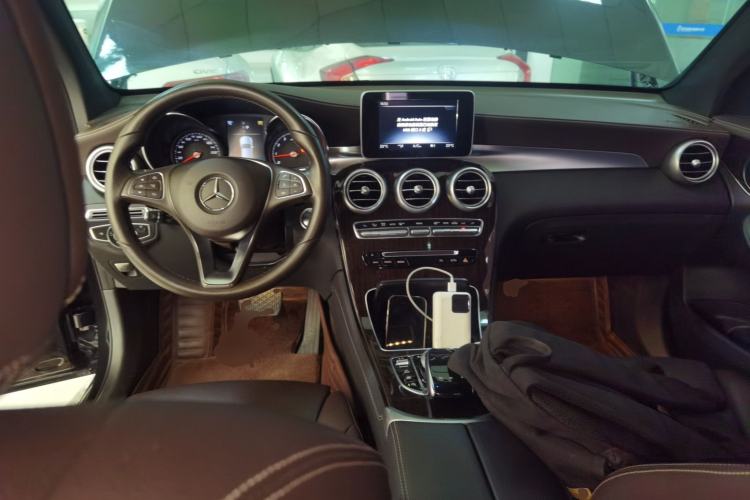 Used Mercedes-Benz GLC 2019 GLC 260 L 4MATIC Dynamic Model Interior 2