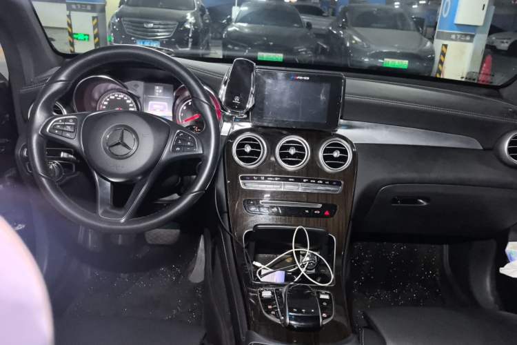 Used Mercedes-Benz GLC 2019 GLC 260 L 4MATIC Luxury Model Interior 2