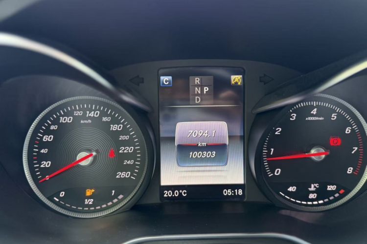 Used Mercedes-Benz GLC 2019 Facelift GLC 260 L 4MATIC Luxury Model Interior 2