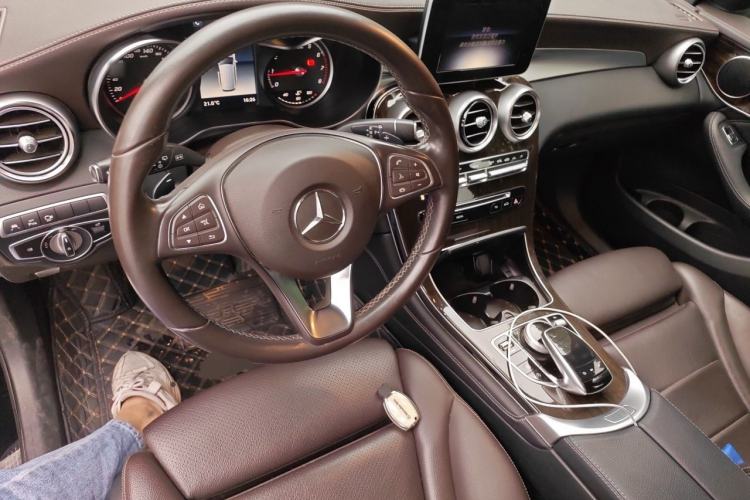 Used Mercedes-Benz GLC 2019 GLC 260 L 4MATIC Luxury Model Interior 2