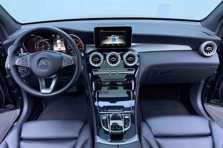 Used Mercedes-Benz GLC 2019 GLC 200 4MATIC Interior 3