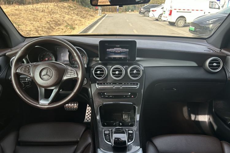 Used Mercedes-Benz GLC 2019 GLC 200 4MATIC Interior 3