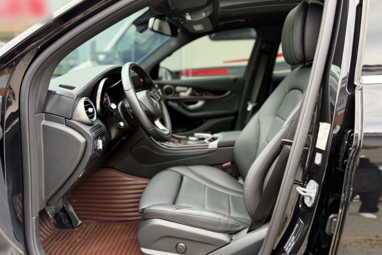 Used Mercedes-Benz GLC 2019 GLC 260 L 4MATIC Dynamic Model Interior 3