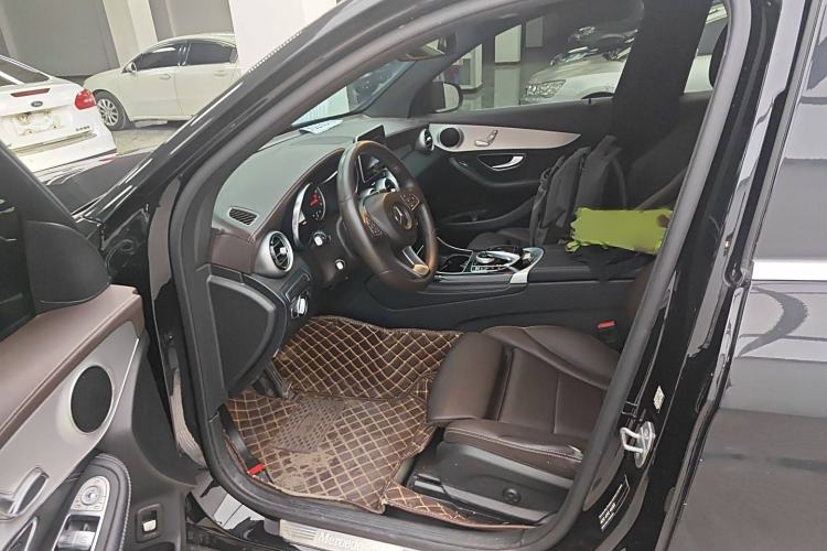 Used Mercedes-Benz GLC 2019 GLC 200 L 4MATIC Interior 3