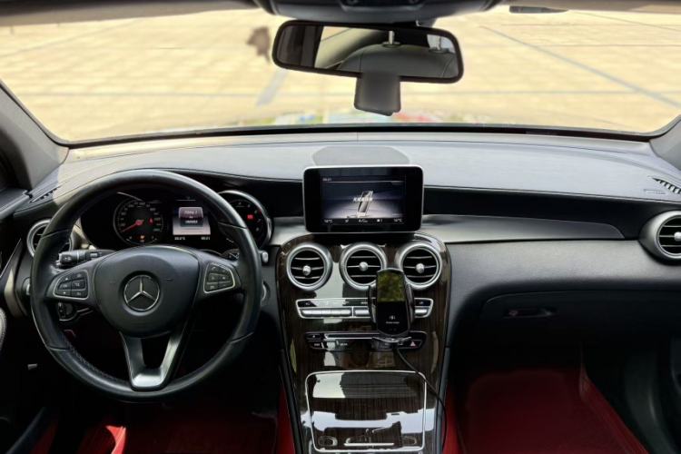 Used Mercedes-Benz GLC 2019 Facelift GLC 260 L 4MATIC Luxury Model Interior 4