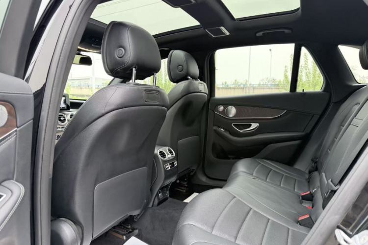 Used Mercedes-Benz GLC 2019 Refreshed GLC 300 L 4MATIC Dynamic Edition Interior 4