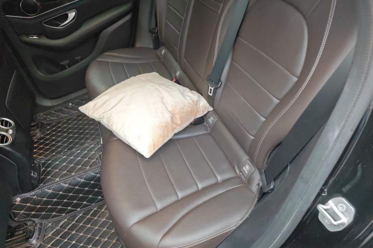 Used Mercedes-Benz GLC 2019 GLC 260 L 4MATIC Luxury Model Interior 4