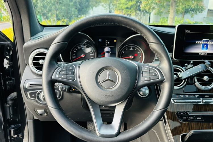 Used Mercedes-Benz GLC 2019 GLC 260 L 4MATIC Dynamic Model Interior 5