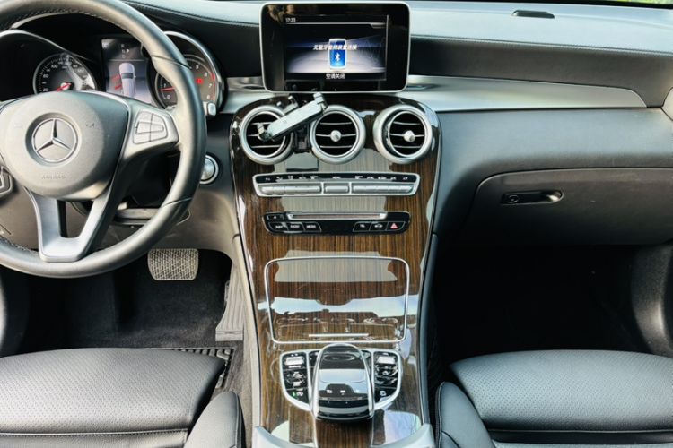 Used Mercedes-Benz GLC 2019 GLC 260 L 4MATIC Dynamic Model Interior 6