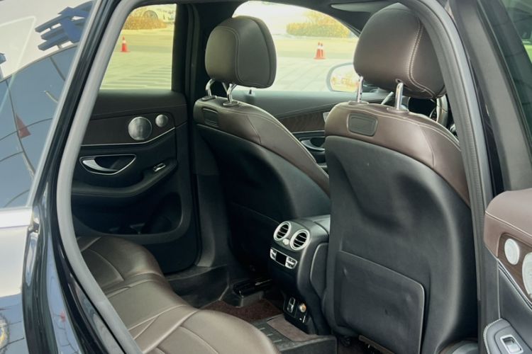 Used Mercedes-Benz GLC 2019 Refreshed GLC 300 L 4MATIC Dynamic Edition Interior 7
