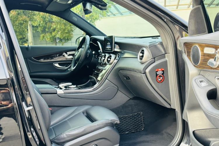 Used Mercedes-Benz GLC 2019 GLC 260 L 4MATIC Dynamic Model Interior 9