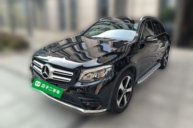 Ojetý Mercedes-Benz GLC 2019 GLC 260 4MATIC Luxury Model