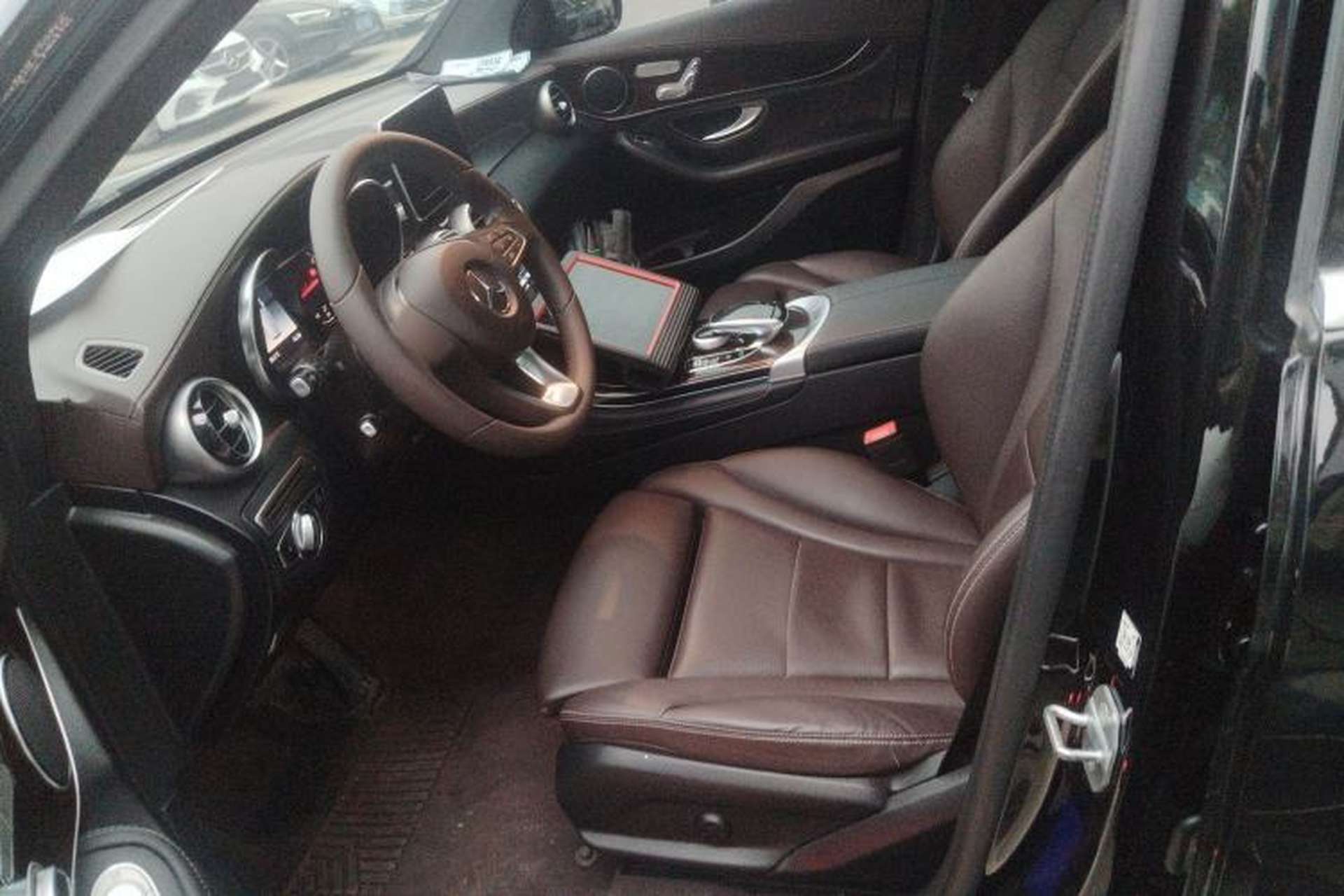 Used Mercedes-Benz GLC 2019 GLC 260 L 4MATIC Dynamic Model Left Front Seat