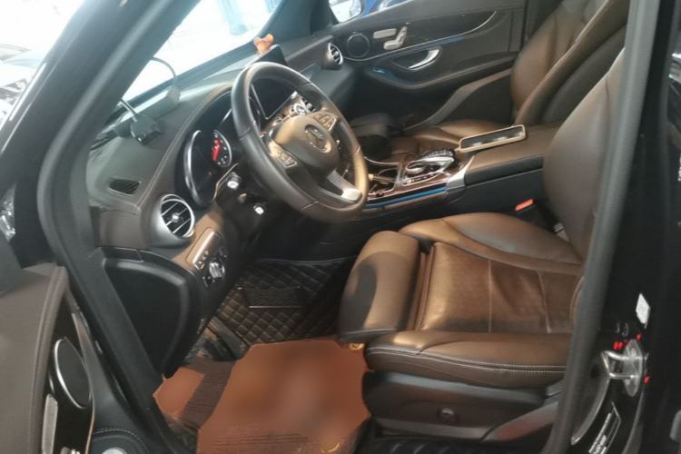 Used Mercedes-Benz GLC 2019 Facelift GLC 260 L 4MATIC Luxury Model Left Front Seat