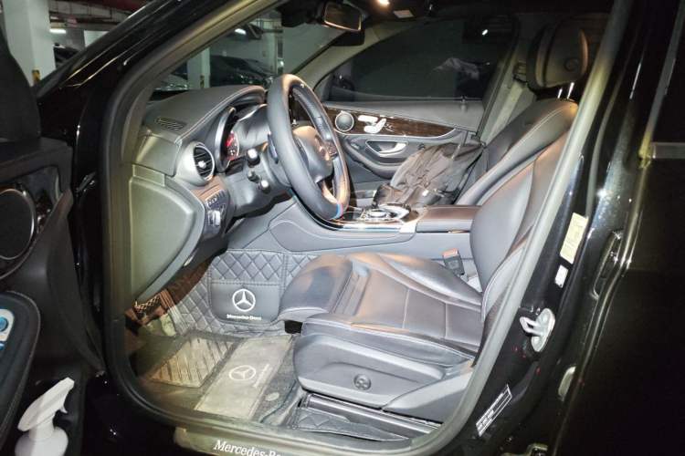 Used Mercedes-Benz GLC 2019 Facelift GLC 260 L 4MATIC Luxury Model Left Front Seat