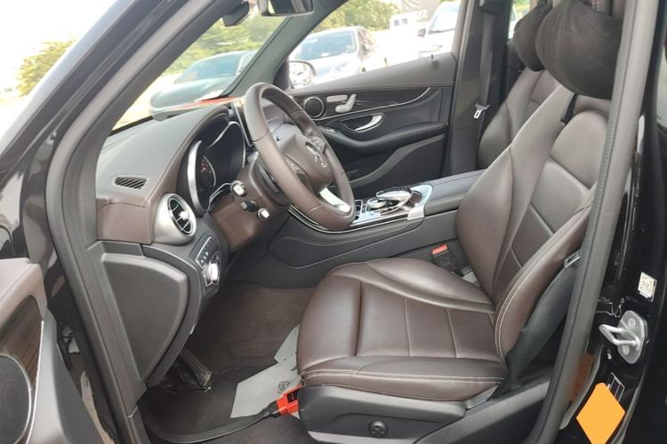 Used Mercedes-Benz GLC 2019 Facelift GLC 260 L 4MATIC Luxury Model Left Front Seat