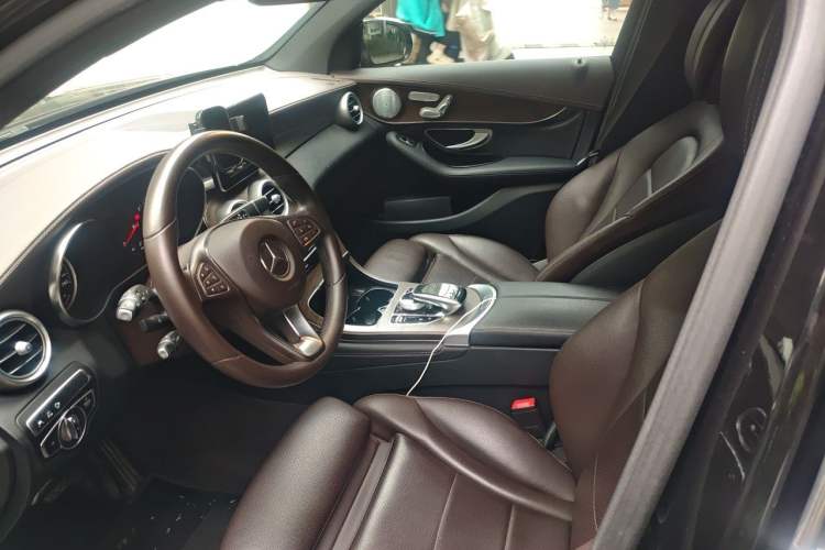 Used Mercedes-Benz GLC 2019 Refreshed GLC 300 L 4MATIC Dynamic Edition Left Front Seat