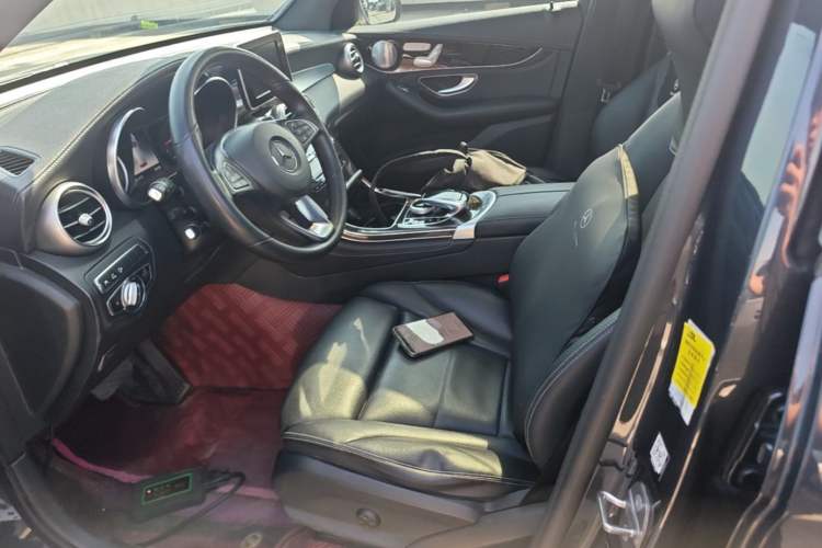 Used Mercedes-Benz GLC 2019 Facelift GLC 260 L 4MATIC Luxury Model Left Front Seat