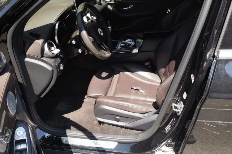 Used Mercedes-Benz GLC 2019 GLC 300 L 4MATIC Dynamic Model Left Front Seat